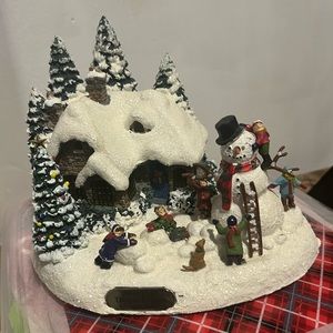 Thomas Kinkade Village figurine